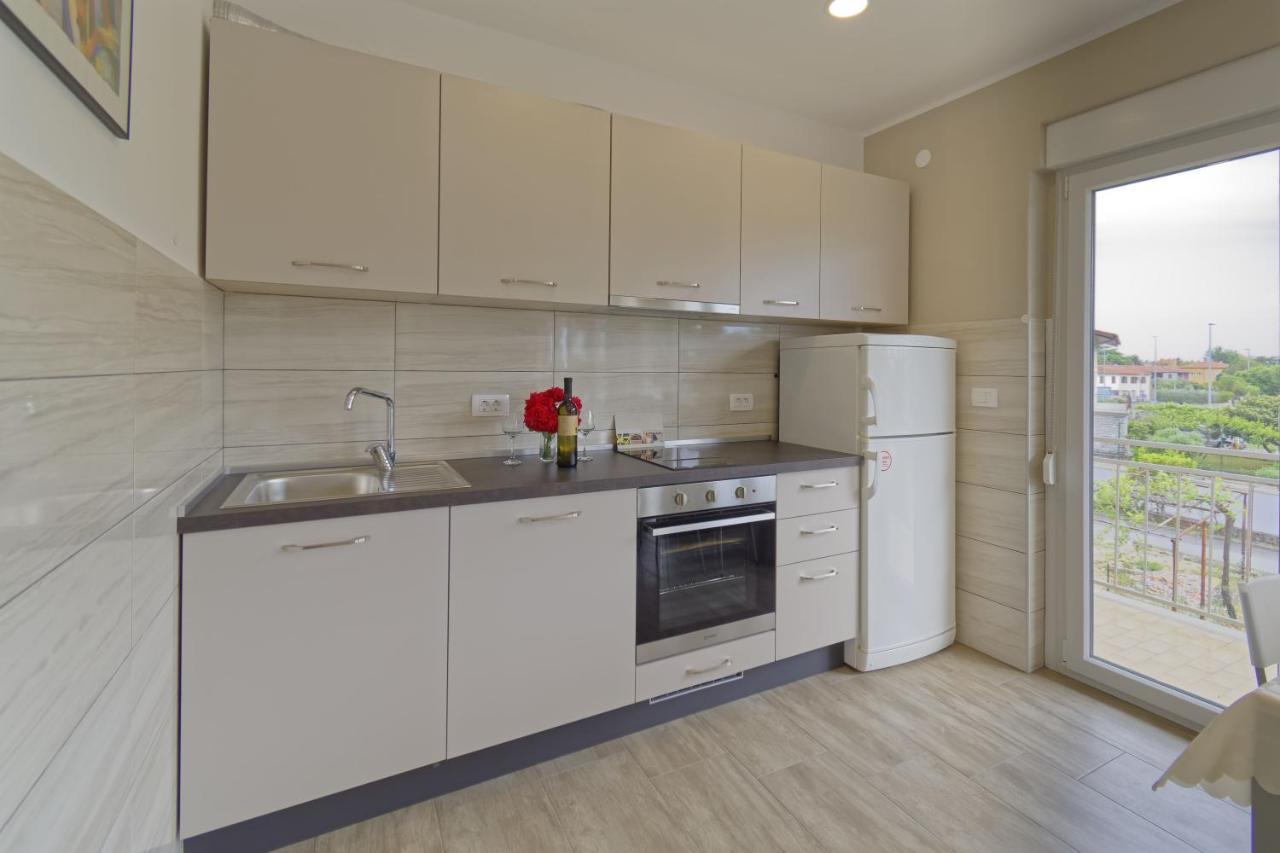 Apartment Patrik By Rent Istria Umag Eksteriør bilde
