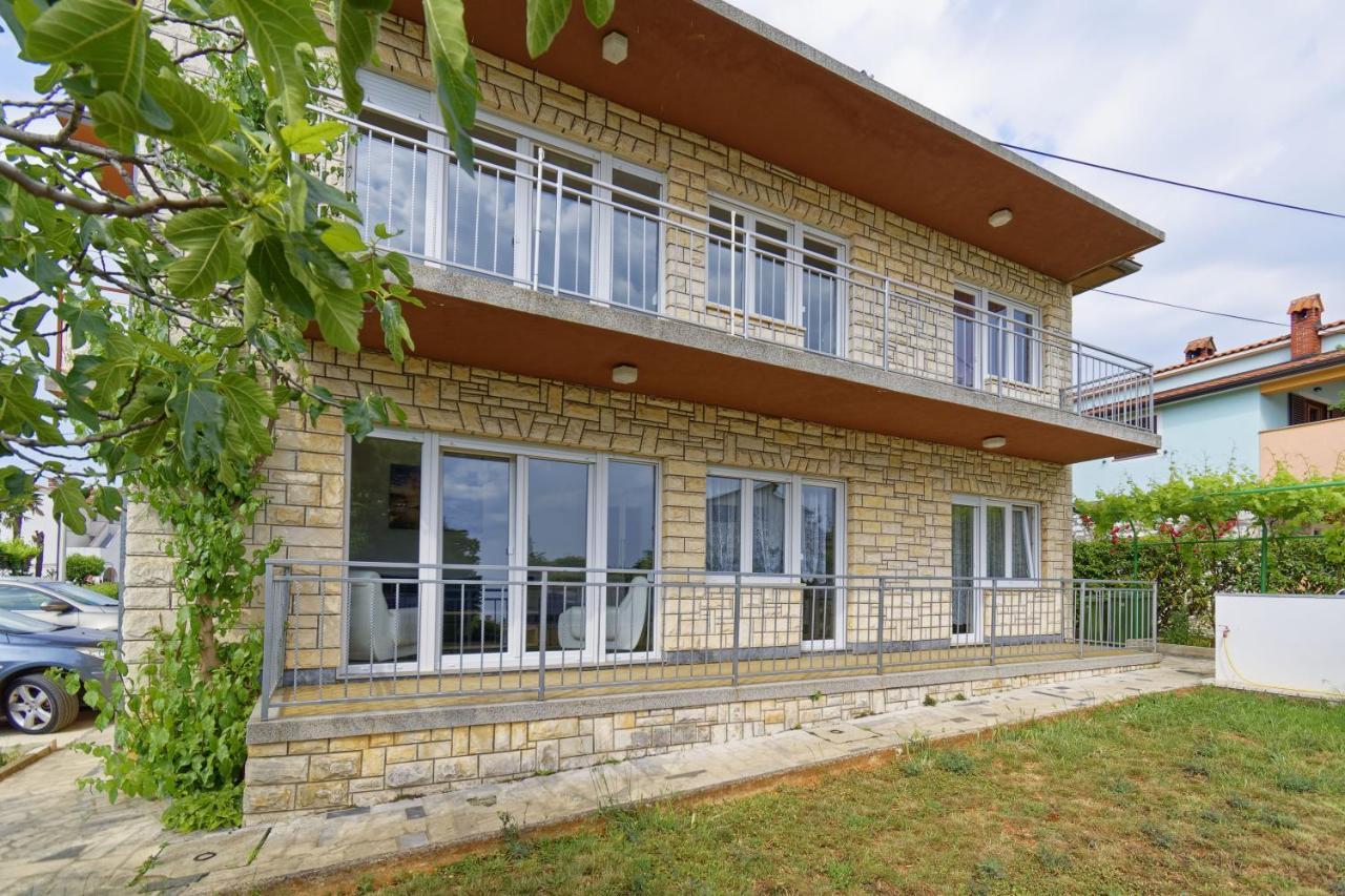 Apartment Patrik By Rent Istria Umag Eksteriør bilde